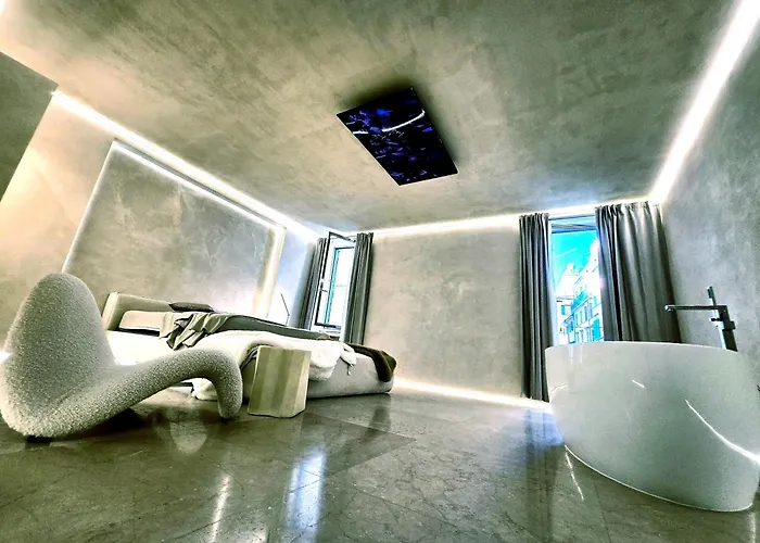 Dune At Spanish Steps Luxury Apartment-suite