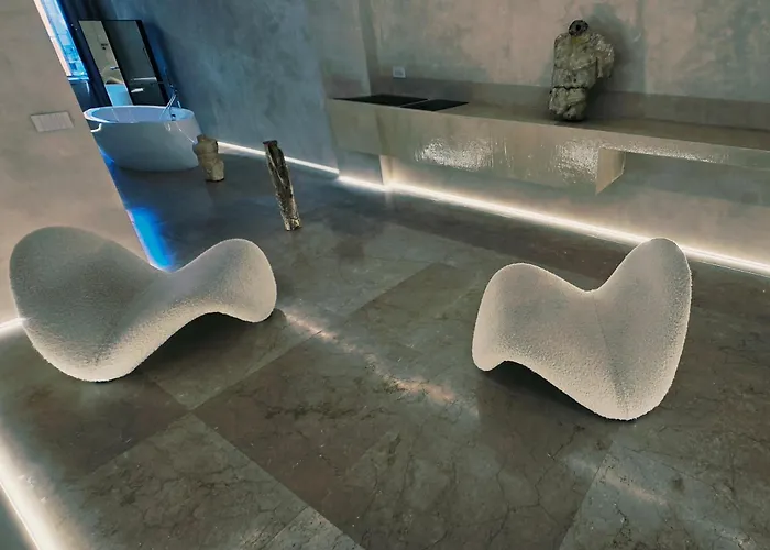 Dune At Spanish Steps Luxury Apartment-suite Daire