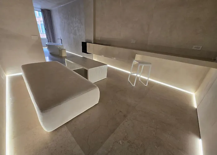 Daire Dune At Spanish Steps Luxury Apartment-suite *