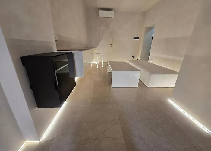 Dune At Spanish Steps Luxury Apartment-suite Daire